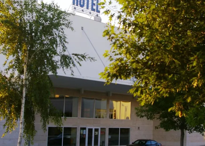 فندق Turismo De ترانكوسو